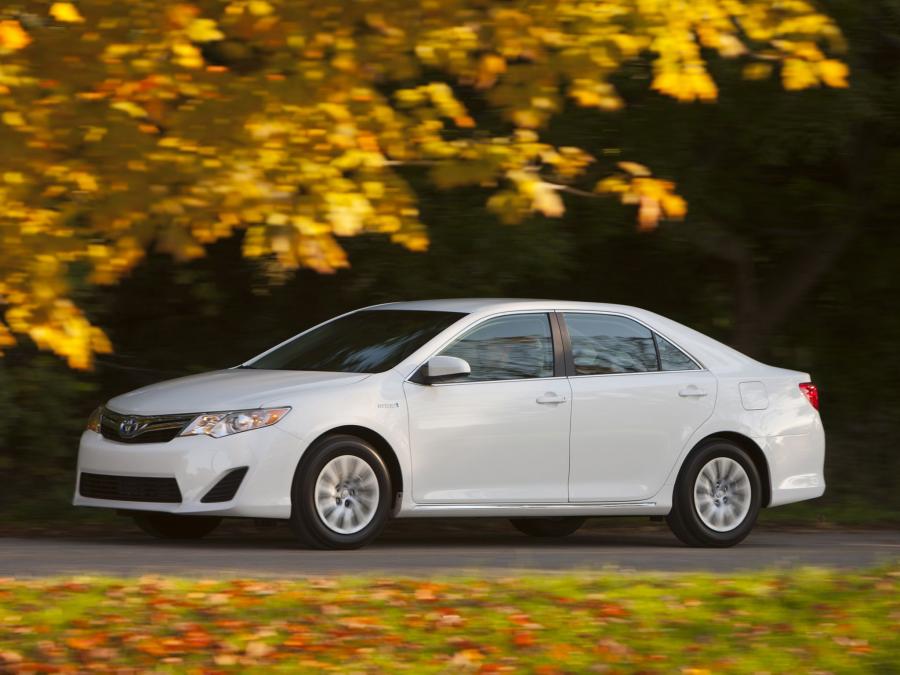  Toyota Camry Hybrid 2011 года  (US) (фото 23 из 24)